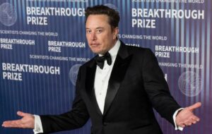 ایلان ماسک با آن همه پول‌ چه می‌کند؟