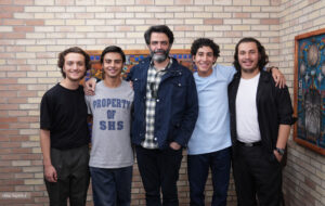 این که باید از «شهید» هم دفاع کرد، نشان از شکاف عظیم اجتماعی است/ قراری بر تغییر پایان فیلم نبود/ معرفی چهار بازیگر به سینمای نوجوان با «بچه مردم» این که باید از «شهید» هم دفاع کرد، نشان از شکاف عظیم اجتماعی است/ قراری بر تغییر پایان فیلم نبود/ معرفی چهار بازیگر به سینمای نوجوان با «بچه مردم»