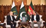 بررسی آخرین وضعیت امنیتی منطقه در دیدار علی لاریجانی با فرمانده ارتش پاکستان