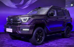 تانک چینی با قیمت ۵ میلیاردی وارد بازار شد / عکس