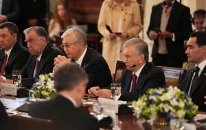 ترامپ با توافق ابراهیم و یک توافق ۱۸ میلیاردی به عمق آسیای میانه نفوذ کرد / قزاق‌ها روس‌ها را دور زدند؟