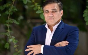 آقای تاجرنیا، لطفاً دوباره پول‌ها را تباه نکنید!