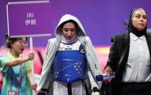 حمله قهرمان المپیک به خواهر ساعی؛ وقتی فامیل بازی کنید همین می شود حمله قهرمان المپیک به خواهر ساعی؛ وقتی فامیل بازی کنید همین می شود