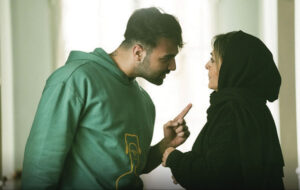 در این دو سریال نمایش‌خانگی، حرمت پدرومادر را از بین برده اید