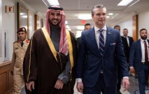 دیدار وزرای دفاع سعودی و آمریکا در آستانه سفر بن سلمان به واشنگتن دیدار وزرای دفاع سعودی و آمریکا در آستانه سفر بن سلمان به واشنگتن