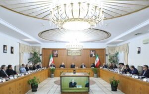 روزنامه نزدیک به قالیباف: برخی وزارتخانه ها نیاز به تغییر دارند