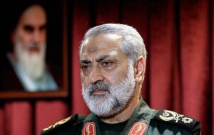 سردار شکارچی: لیبرال‌ها و سکولارهای خائن امروز طلبکار بسیجیان هستند/ جای تاسف است که فردی وطن فروش و دین فروش بگوید که تسلیم آمریکا شویم