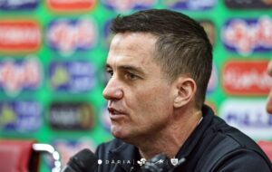 عکس | ذوق‌زدگی همسر اوسمار برای هدیه پرسپولیس