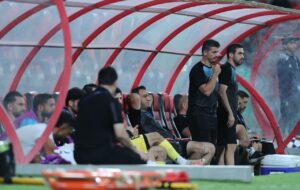 شایعه‌ای که زود تکذیب شد؛ مربی استقلال محروم نیست!