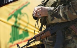 عراقچی می‌گوید: دخالت نمی‌کنیم؛ ولایتی می‌گوید: حمایت خواهیم کرد/ لبنان و عراقِ امروز دیگر این مواضع را برنمی‌تابد، شرایط حساس‌تر از هر زمان دیگر است