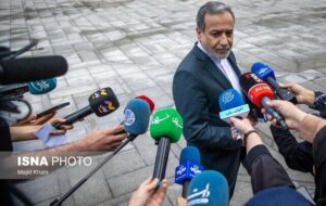 روایت پکن از رایزنی «وانگ یی» و «عراقچی» درباره برنامه هسته‌ای ایران