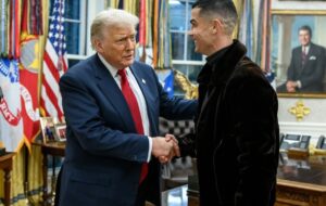 عکس | ادعای عجیب وزیر ترامپ؛ رونالدو را در کاخ سفید نشناختم!