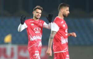 عکس| پورعلی گنجی حرف دل محمد صلاح را خواند! عکس| پورعلی گنجی حرف دل محمد صلاح را خواند!