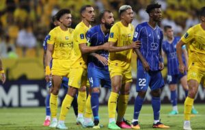 عکس | کریخوانی الوصل برای استقلال با عدد ۷! عکس | کریخوانی الوصل برای استقلال با عدد ۷!