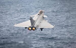 فرانسه موشک هسته‌ای آزمایش کرد