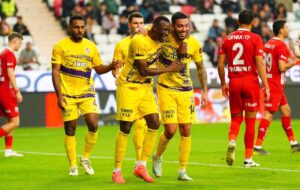 عکس | ستاره محبوب استقلالی‌ها بازیکن آزاد شد!