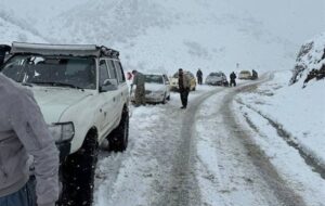 آخرین وضعیت ترافیکی و جوی جاده‌ها/ انسداد چند محور به دلیل بارش برف و باران