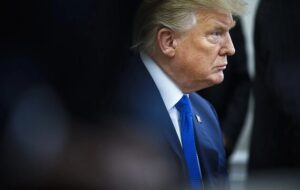 ترامپ با راهبرد دیپلماسی «کشتی جنگی» ردپای ایران را محو می‌کند / داستان کمونیسم دیگر وجود ندارد، خاورمیانه هم دیگر اهمیت ندارد