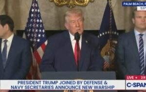 ترامپ با رونمایی از کشتی جنگی «کلاس ترامپ»؛ رسماً از مادورو خواست که استعفاء دهد!/عکس ترامپ با رونمایی از کشتی جنگی «کلاس ترامپ»؛ رسماً از مادورو خواست که استعفاء دهد!/عکس