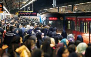 توضیح پلیس درباره ویدئوی اعتراض مردم در مترو توضیح پلیس درباره ویدئوی اعتراض مردم در مترو