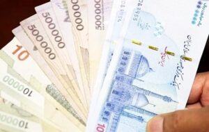 خبر مهم یک نماینده درباره تغییر حقوق سال آینده کارمندان و بازنشستگان/ با افزایش بالای ۴۰ درصدی حقوق موافقت شد؟