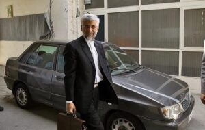 شاکی شدن سعید جلیلی از پرداختن به ماجرای ضد گلوله شدن پرایدش و دفاع از خود؛ اینها نقاط قوت هستند!/ دنبال این هستند که بنز سواری خودشان را توجیه کنند شاکی شدن سعید جلیلی از پرداختن به ماجرای ضد گلوله شدن پرایدش و دفاع از خود؛ اینها نقاط قوت هستند!/ دنبال این هستند که بنز سواری خودشان را توجیه کنند