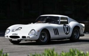 سفیدپوش ۱۰ هزار میلیارد تومانی فروخته می‌شود