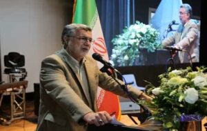 صحبت‌های تند وزیر بهداشت درباره انتقال دانشجو از خارج به داخل کشور/ اگر این عدالت است، من بلد نیستم!