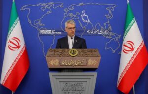 بقائی: برنامه موشکی ایران موضوع مذاکره نیست/ آمادگی نیروهای مسلح برای دفاع از ایران/بحث و مجادله در مورد اظهارات لاوروف را به نفع مصالح کشور نمیدانم