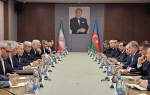 ابراز اطمینان عراقچی از نتایج رایزنی‌ها با مقامات باکو در گسترش روابط ایران و آذربایجان