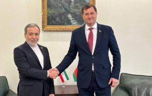 عراقچی با همتای خود در بلاروس دیدار کرد / عکس عراقچی با همتای خود در بلاروس دیدار کرد / عکس