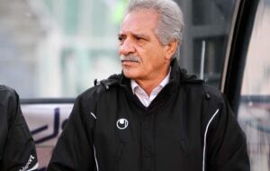 عکس | اشک‌های همسر اسطوره استقلال پس از حرکت ویژه فدراسیون فوتبال