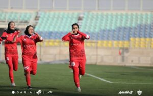 عکس| پای ستاره استقلالی در پرسپولیس به گل باز شد عکس| پای ستاره استقلالی در پرسپولیس به گل باز شد