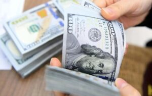 قیمت دلار، یورو و سایر ارزها امروز ۲۶ آذر/ قیمت دلار زیر و رو شد قیمت دلار، یورو و سایر ارزها امروز ۲۶ آذر/ قیمت دلار زیر و رو شد