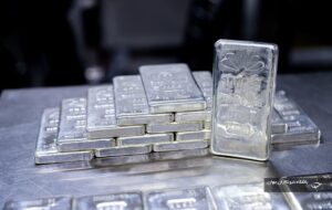 هر گرم نقره به بیش از ۷۰۰ هزار تومان رسید/ تداوم افزایش قیمت‌ها در بازار جهانی