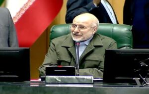 نماینده مجلس: دیروز یک جلسه بی‌خودی گذاشتیم، دو هزار تومان رفت روی دلار/ پاسخ قالیباف: صحیح نیست که بگوییم جلسه دیروز هیچ ثمره ای نداشته است