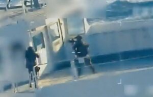 وال استریت‌ ژورنال مدعی شد: یورش کماندوهای آمریکایی به کشتی عازم ایران از مبدا چین