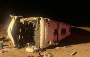 واژگونی مرگبار اتوبوس در محور نطنز/ آمار جان باختگان