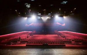 چرا بازگشت خواننده‌‏های لس‌‏آنجلسی به ایران هر بار به بن‏‌بست می‏‌خورد؟