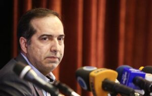 چرا سکه‌ها نرسید؟/ معاون ارشاد و داستان تابلوهای پرطمطراق