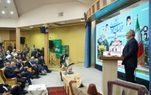 کنایه تند پزشکیان به کلنگ‌زنی‌های بی‌مورد در دولت‌های گذشته: «تو که پول نداشتی، کی گفته کلنگ بزنی؟»