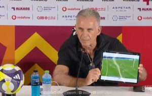 کی‌روش به سیم آخر زد/ مرد پرتغالی با تبلت به کنفرانس خبری رفت! +عکس