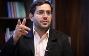 اظهارات عجیب یاسر جبرائیلی خطاب به پزشکیان؛ داری حکم قتل خودت را امضا می‌کنی/ روحانیت را آوردی پشت شیکاگو/ ملت شریف ایران! بخش عظیمی از شما خر شدید!