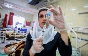 دورکاری برای بعضی‌ها، شیفت کاری برای پرستاران؛ «آن‌ها ۶۰ ساعت مجانی کار می‌کنند»