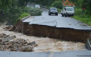 رانش زمین یک اردوگاه تفریحی را بلعید