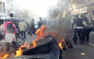 پاسخ روزنامه اصولگرا به یک پرسش: مگر نمی گوییم امنیت در کشور ما بالاست؟ پس حواس‌ نیروهای امنیتی به کجا بود که این همه تخریب و قتل صورت گرفت؟