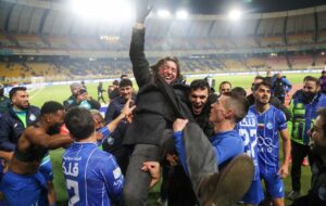 عکس| پرواز قهرمانانه ساپینتو در اصفهان