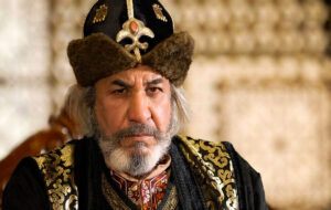 محمد فیلی: قهر مخاطبان با تلویزیون/ ارتقای کیفیت سریال‌ها مهمتر از افزایش تعداد آثار است