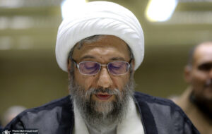 واکنش آملی لاریجانی درباره اعتراضات اخیر؛ انتقاد و مطالبه‌گری حق ملت است، اما نباید به دشمن چراغ سبز داد/ ترامپ پاسخ تهدیدهایش را در جنگ ۱۲ روزه گرفت