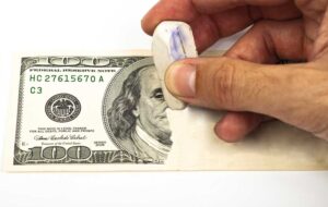 چرا بعد از 40سال فهمیده ایم ارز ترجیحی زیان بار است و باید حذف شود؟ چرا بعد از 40سال فهمیده ایم ارز ترجیحی زیان بار است و باید حذف شود؟